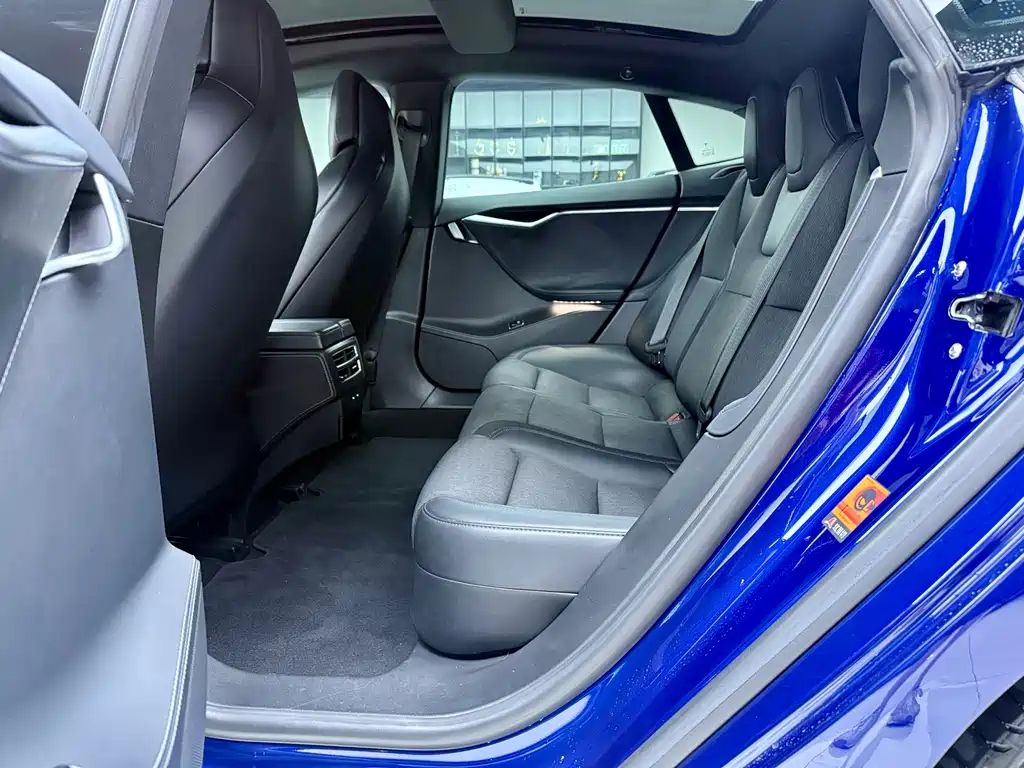 Tesla Model S — миниатюра 6