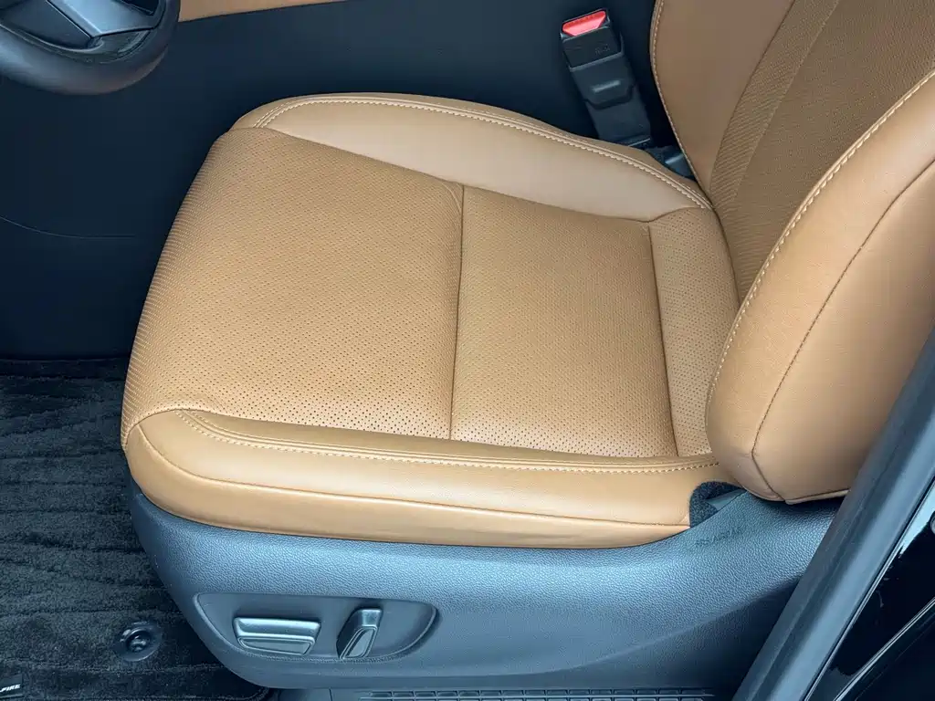 Toyota Vellfire — миниатюра 8