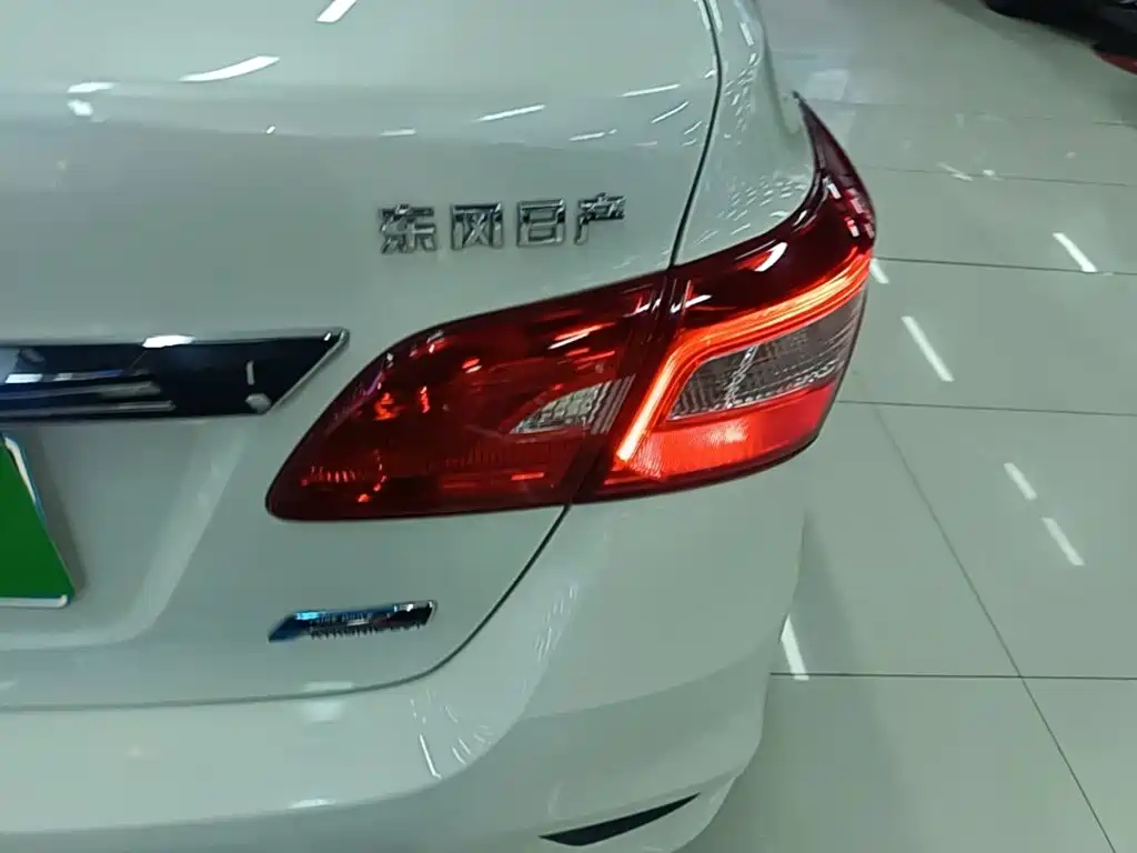 Nissan Sylphy — миниатюра 8