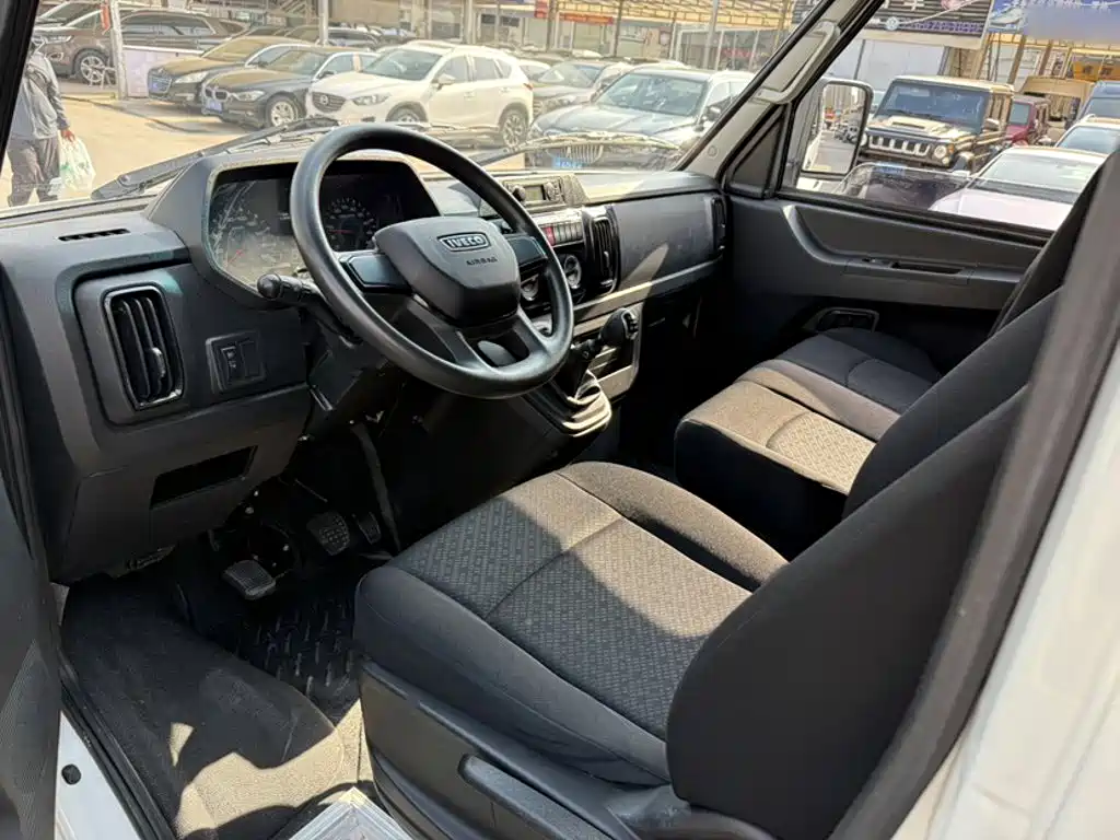 IVECO Daily — миниатюра 8