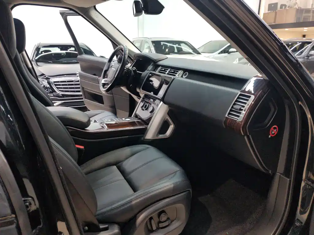 Land Rover Range Rover — миниатюра 7