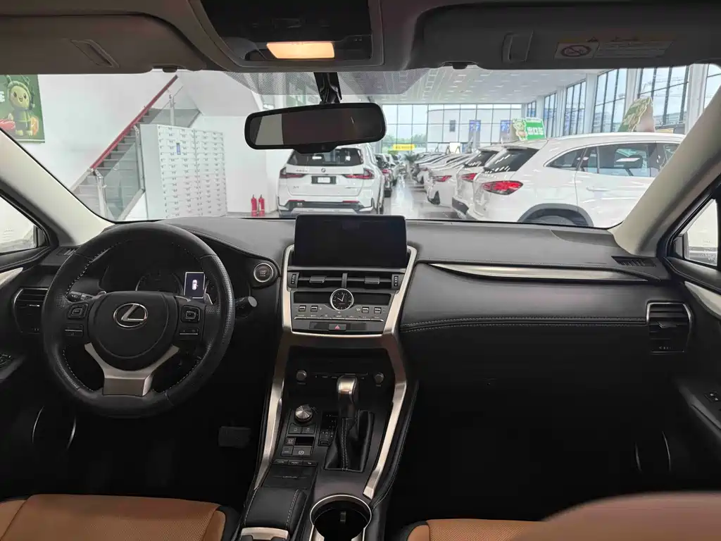 Lexus NX — миниатюра 18