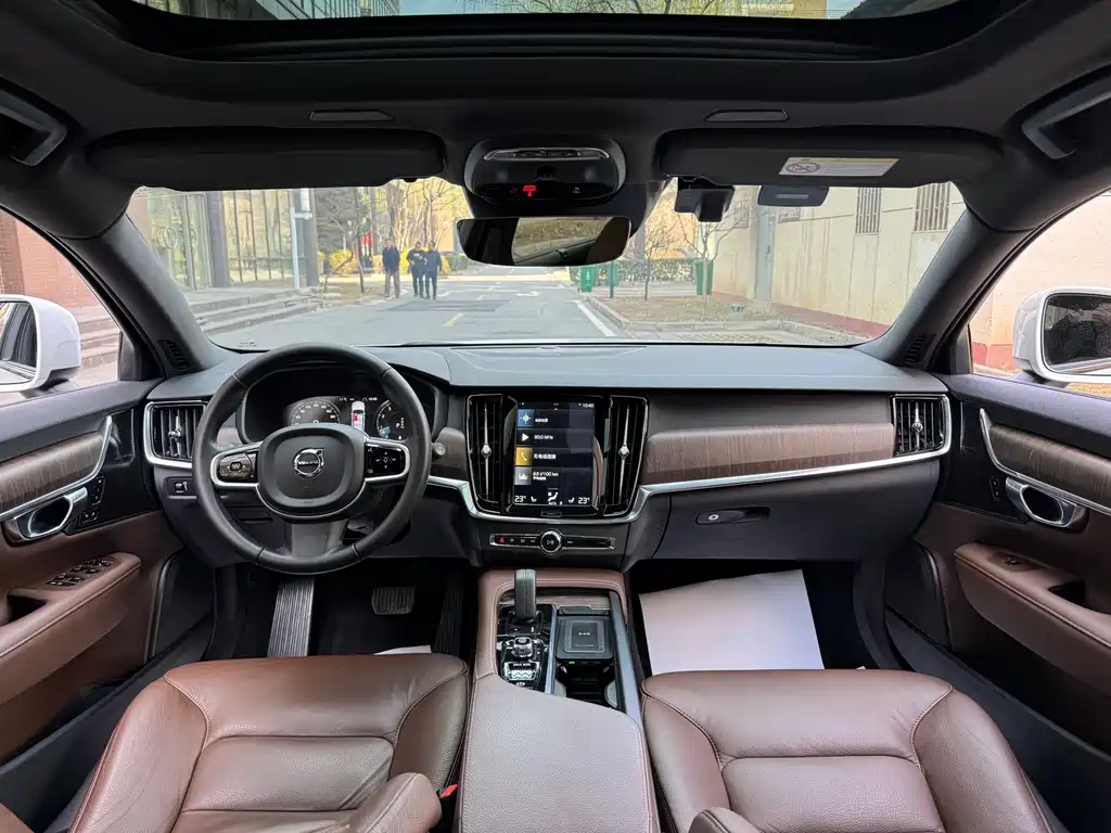 Volvo V90 2021 Cross Country B5 AWD
