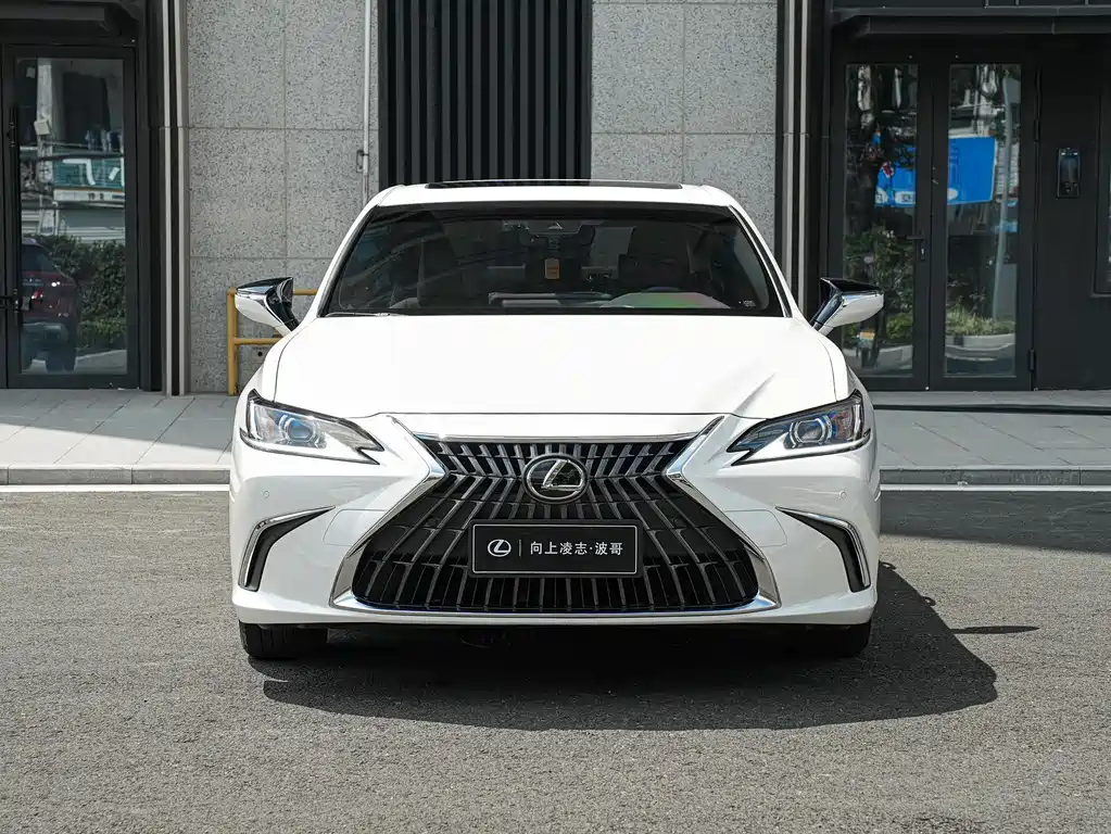 Lexus ES — миниатюра 2