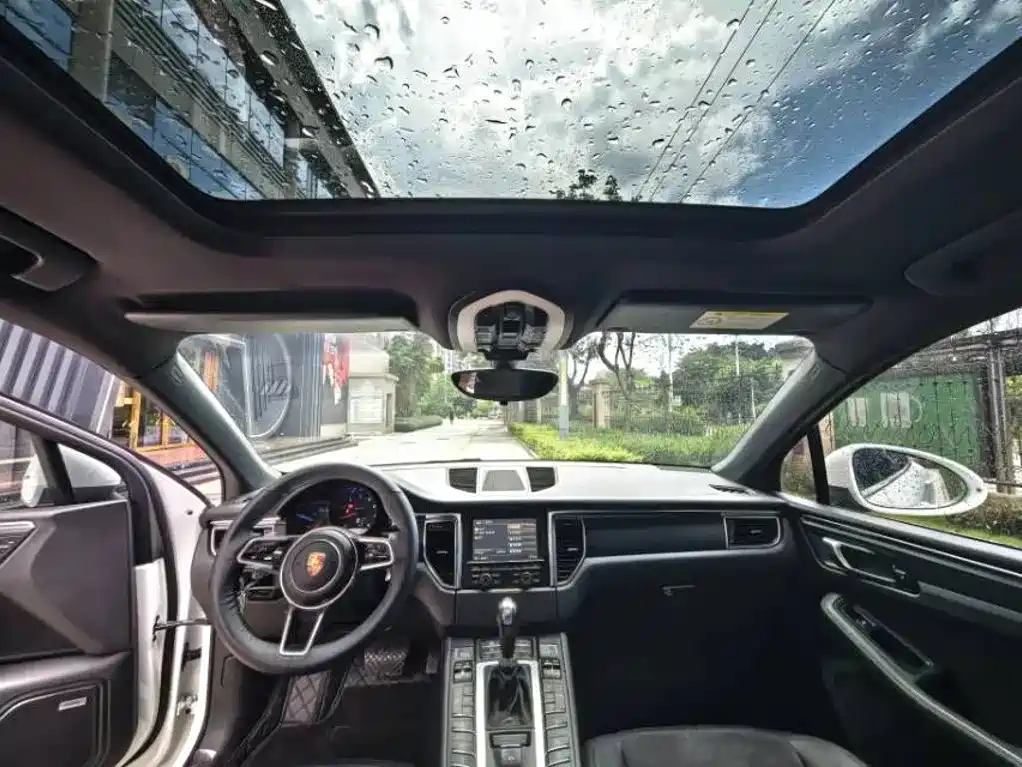Porsche Macan — миниатюра 9
