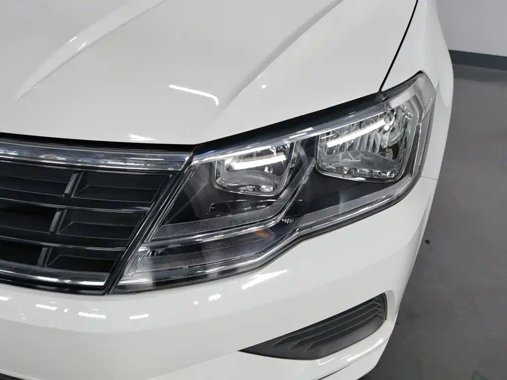 Volkswagen Jetta — миниатюра 7