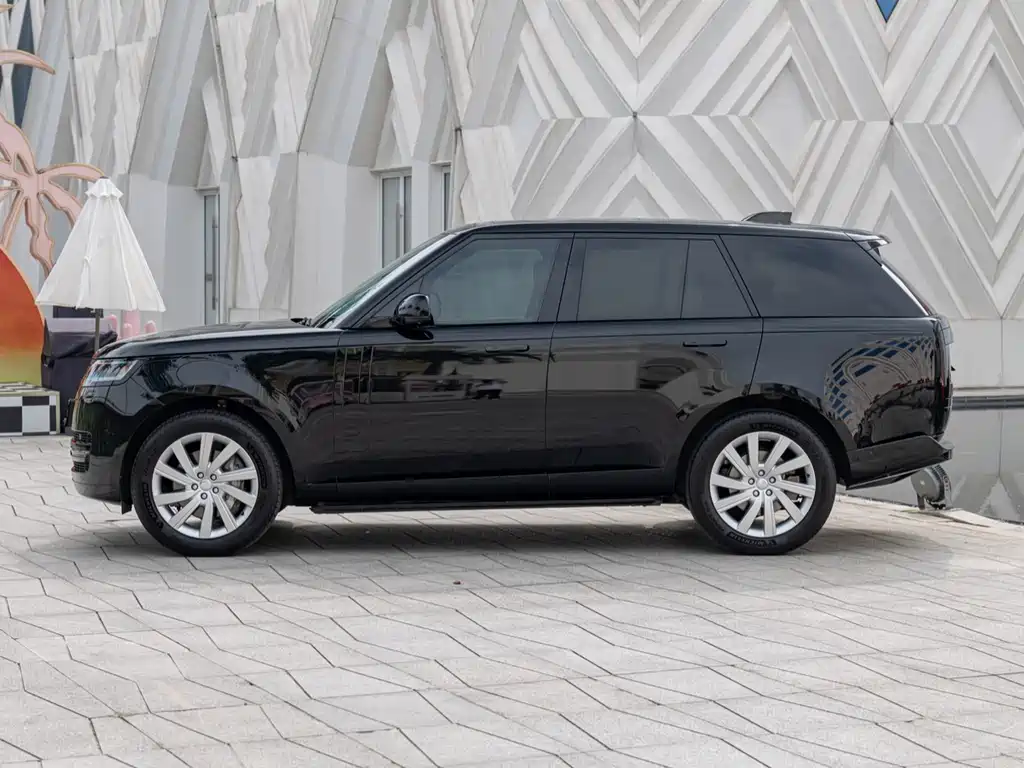 Land Rover Range Rover 2023 3.0 L6 360PS