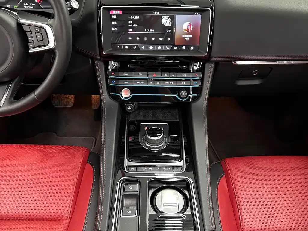 Jaguar F-PACE — миниатюра 32