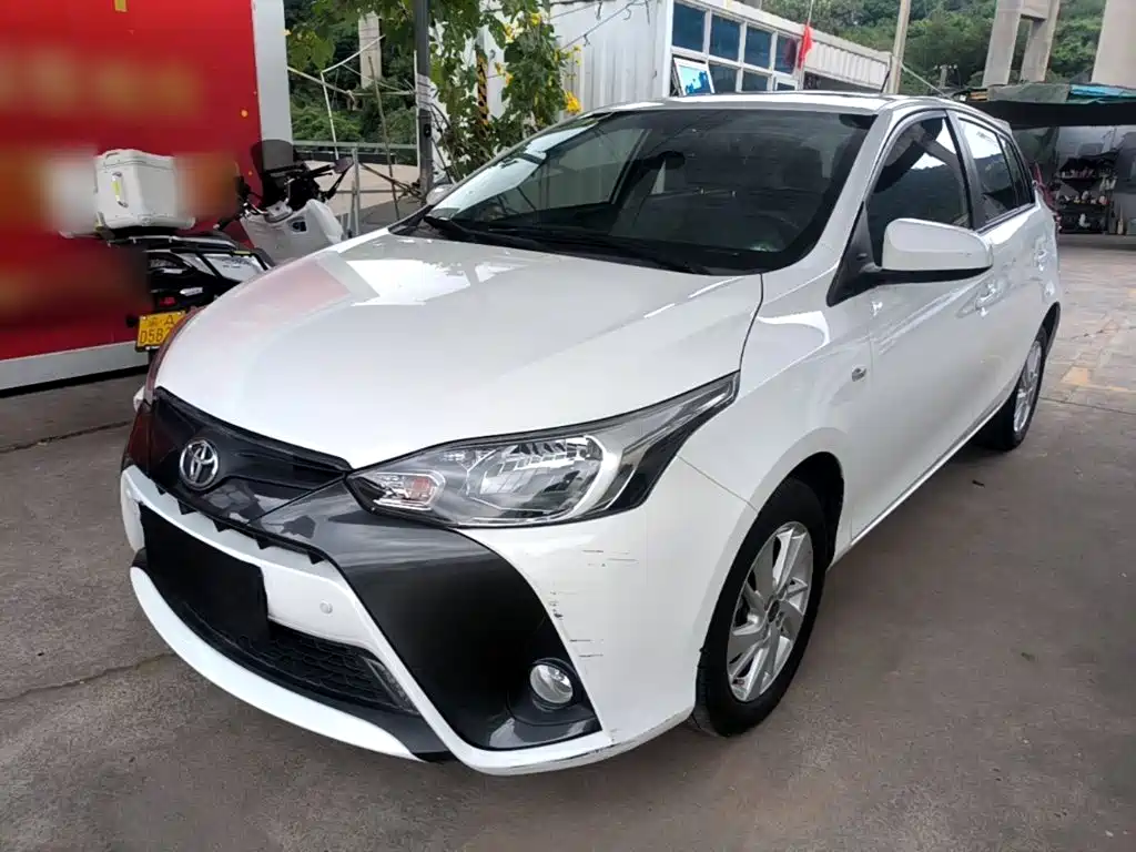 Toyota Yaris L — миниатюра 2