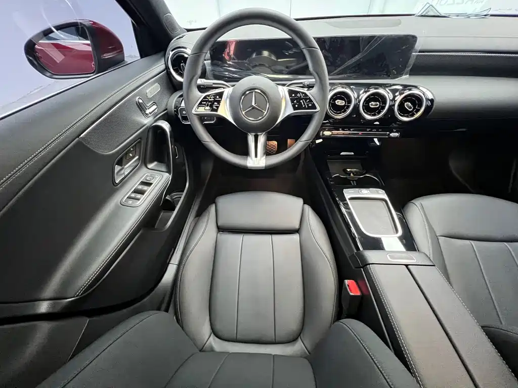 Mercedes-Benz A-Class — миниатюра 8