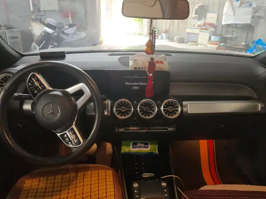 Mercedes-Benz GLB — миниатюра 12