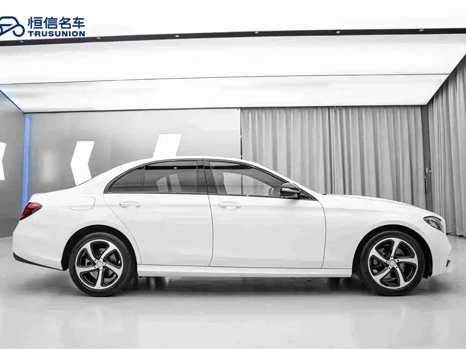Mercedes-Benz E-Class — миниатюра 4