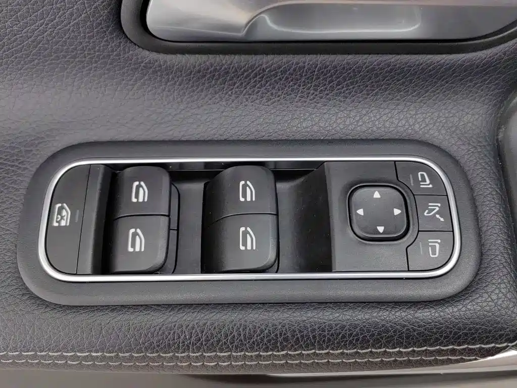 Mercedes-Benz A-Class — миниатюра 9