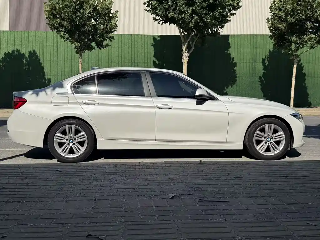 BMW 3 Series — миниатюра 3