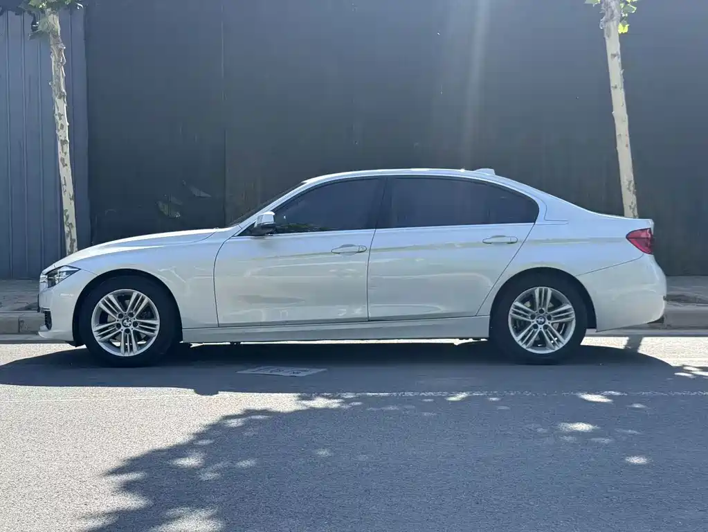 BMW 3 Series — миниатюра 7