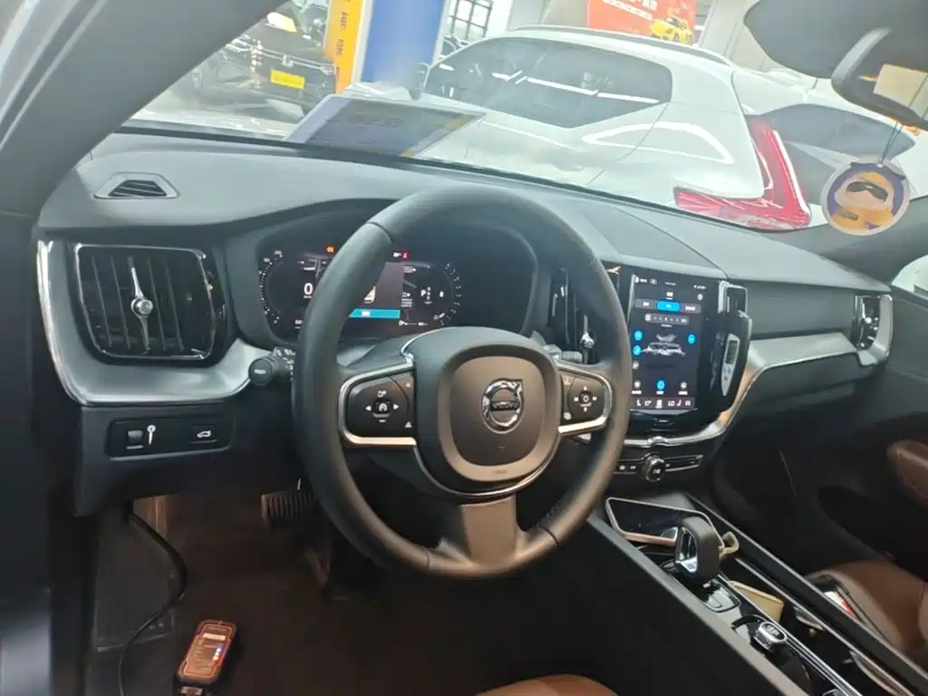 Volvo XC60 — миниатюра 10