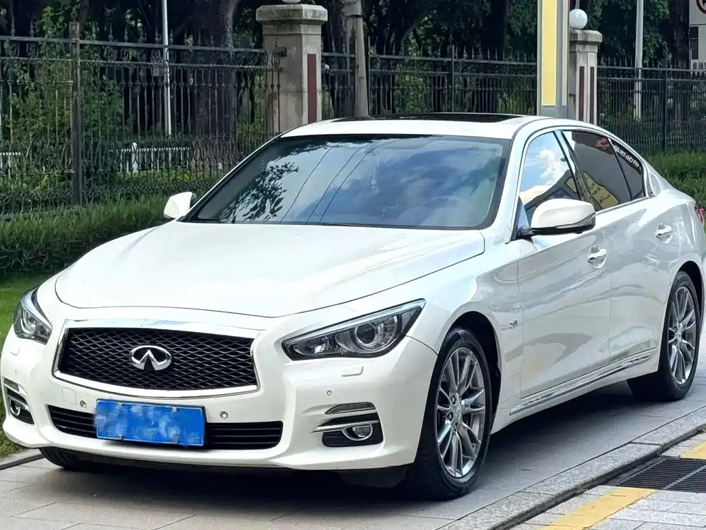 Infiniti Q50L