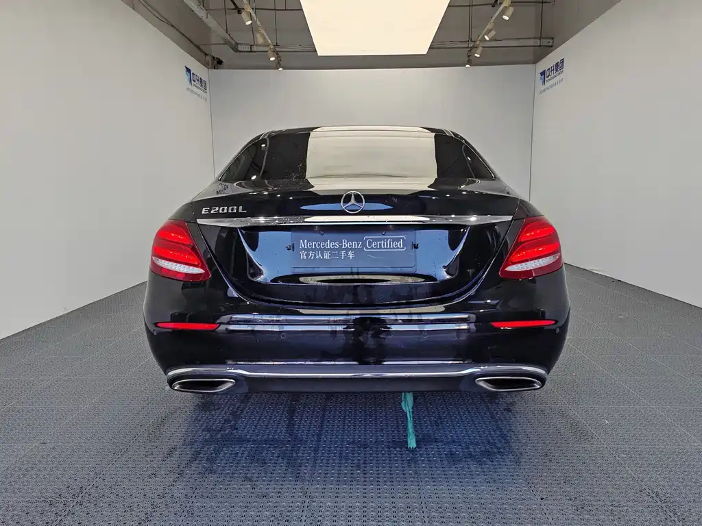 Mercedes-Benz E-Class — миниатюра 5