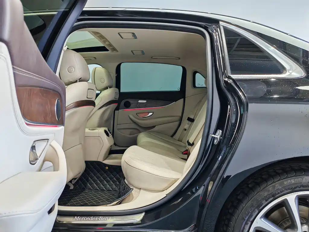 Mercedes-Benz E-Class — миниатюра 12