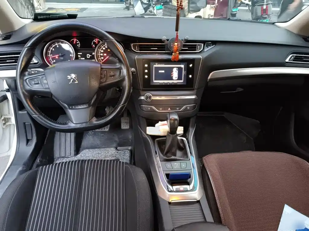 Peugeot 408 — миниатюра 10