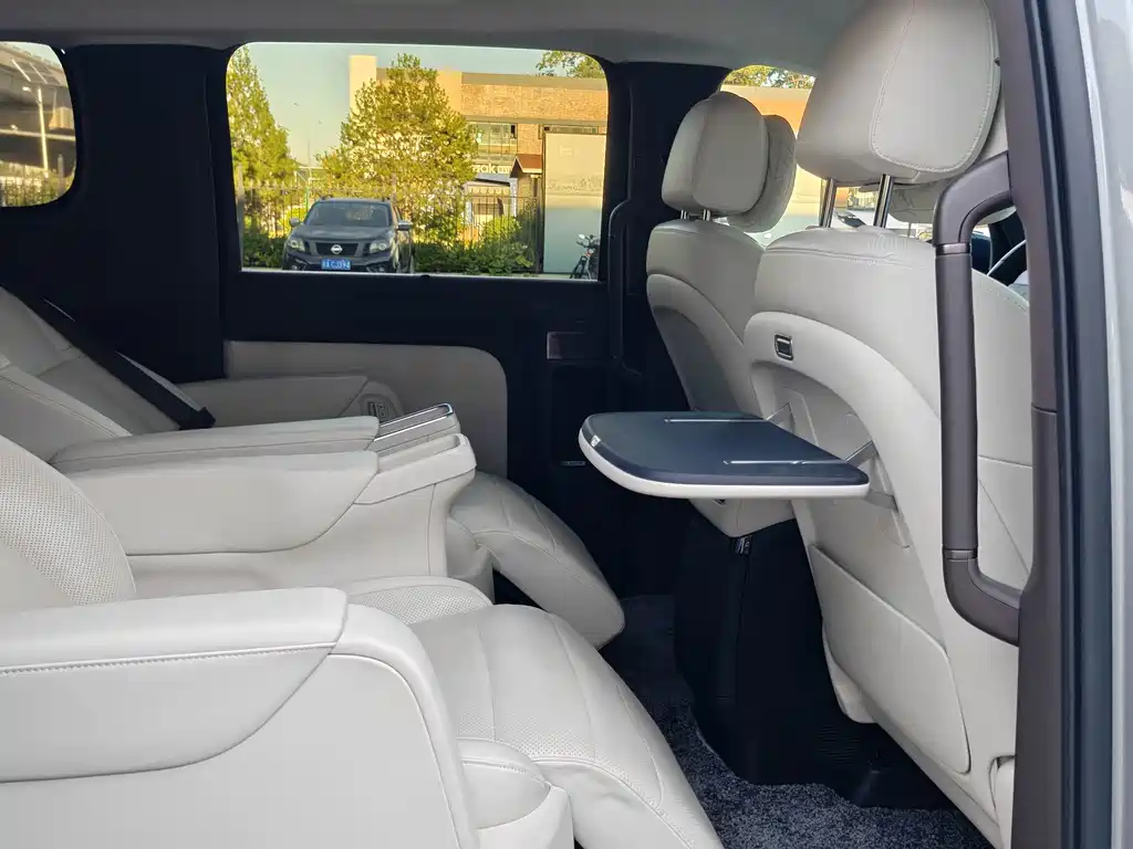 Li Auto Li MEGA — миниатюра 17