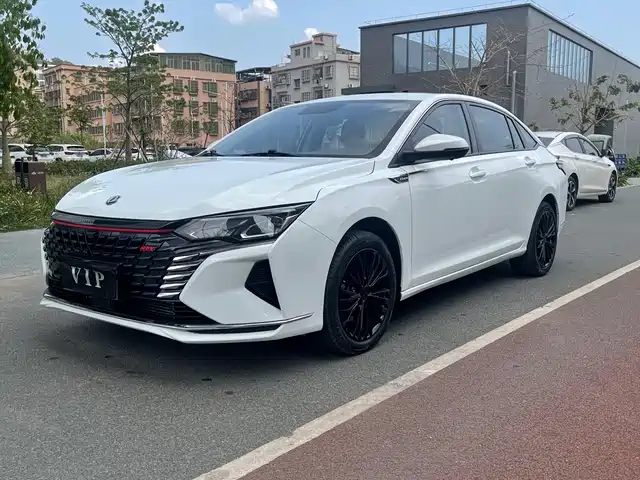 DONGFENG YI HYUN MAX