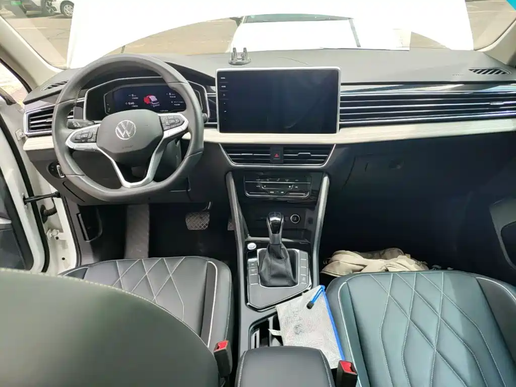 Volkswagen Tiguan L — миниатюра 10