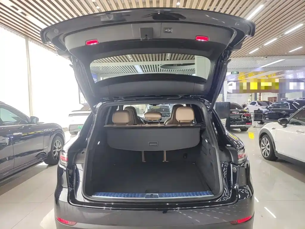Porsche Cayenne — миниатюра 15