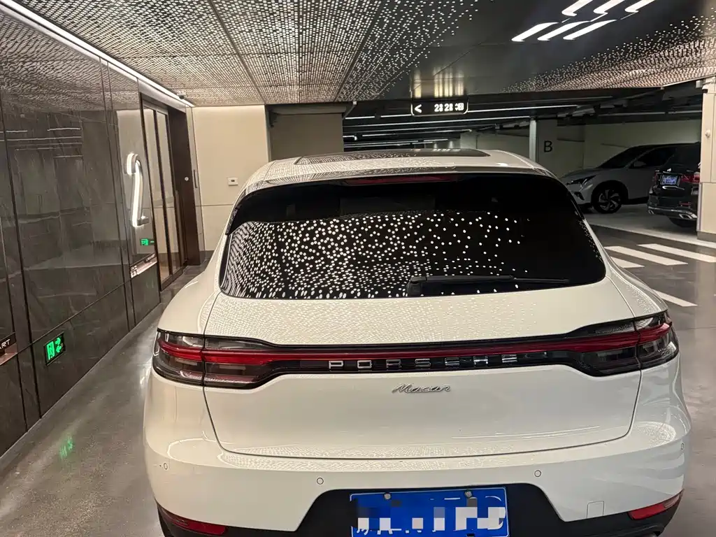 Porsche Macan — миниатюра 2