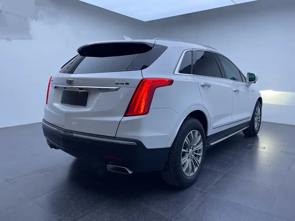 CADILLAC XT5
