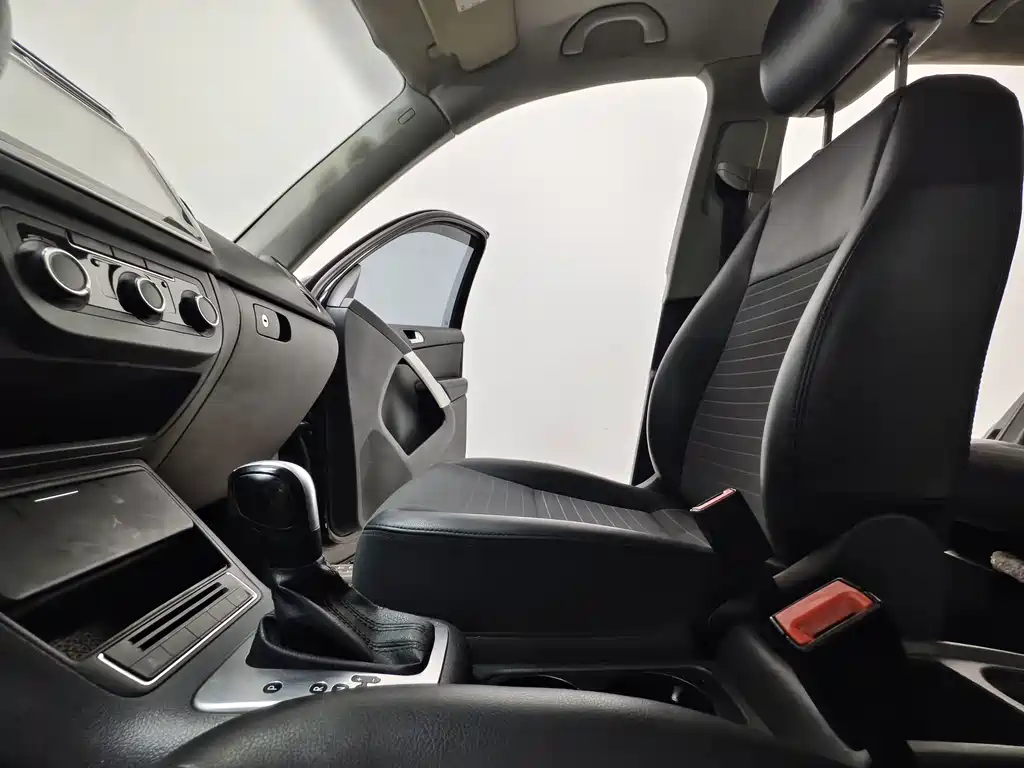 Volkswagen Tiguan — миниатюра 11