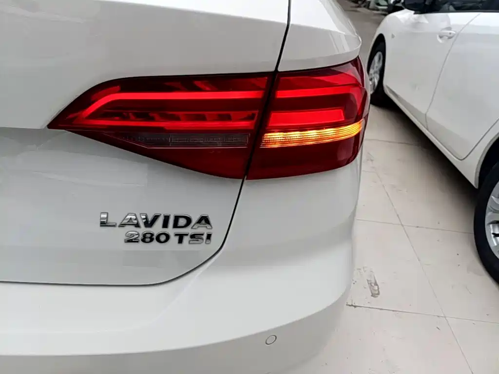 Volkswagen Lavida — миниатюра 8