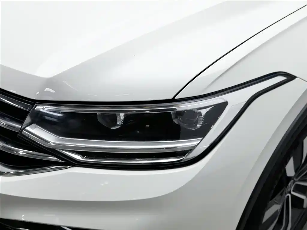 Volkswagen Tiguan L L 2022 330TSI AT R-Line