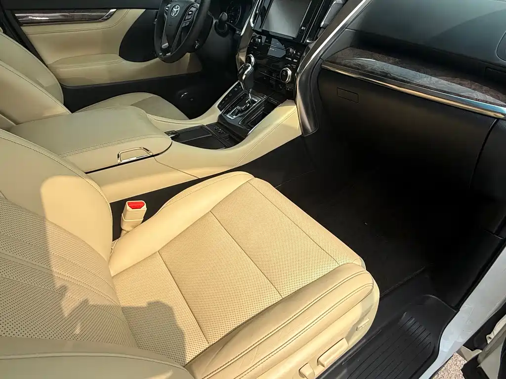 Toyota Alphard — фотографии объявления, Фото 11