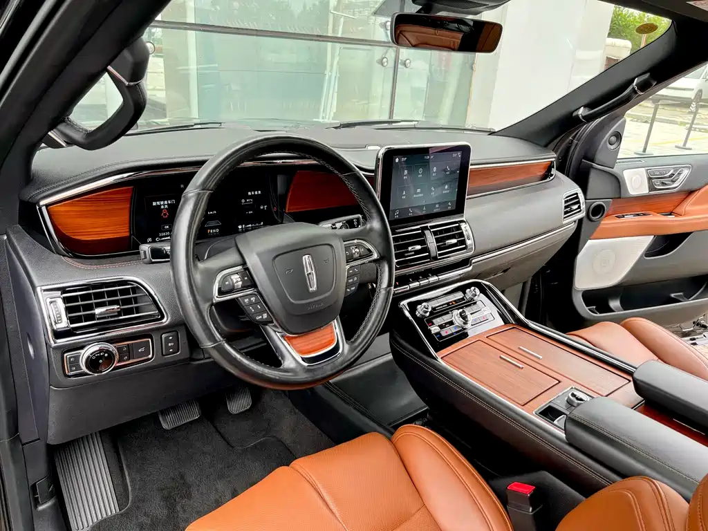 Lincoln Navigator — миниатюра 10