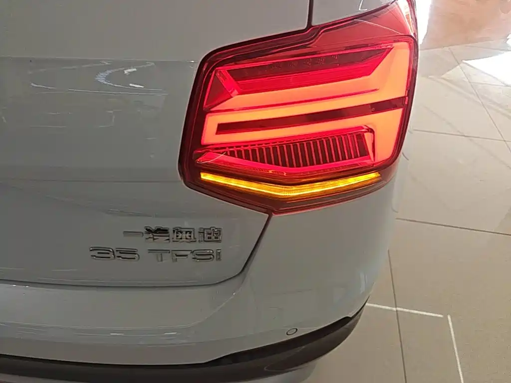 Audi Q2L — миниатюра 8