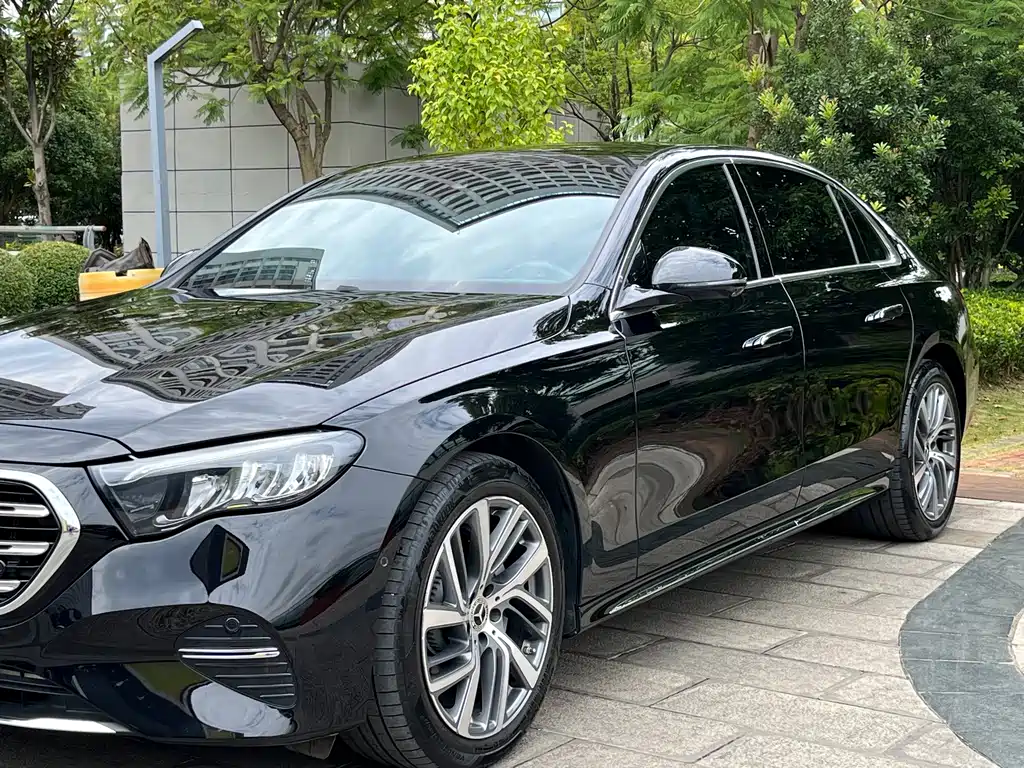 Mercedes-Benz E-Class — миниатюра 30