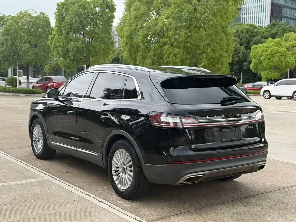 Lincoln Nautilus 2019 2.0T V