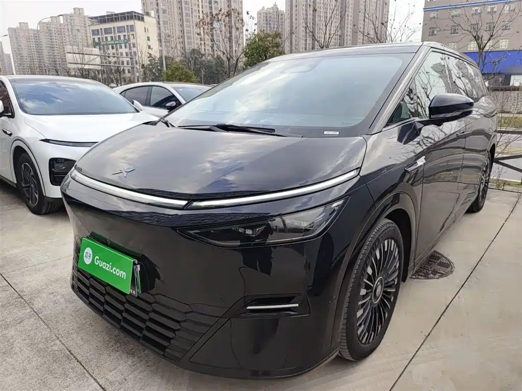 XPeng X9 2025