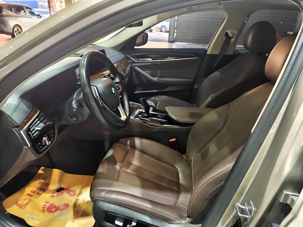 BMW 5 Series — миниатюра 5
