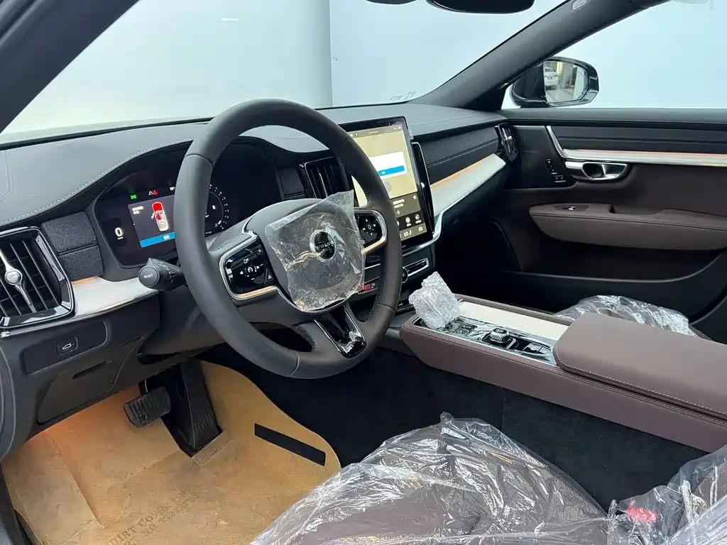 Volvo S90 2026 B5 Luxury