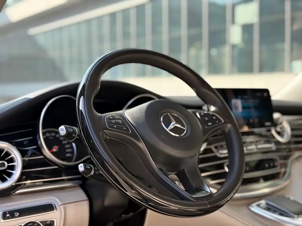 MERCEDES-BENZ V CLASS