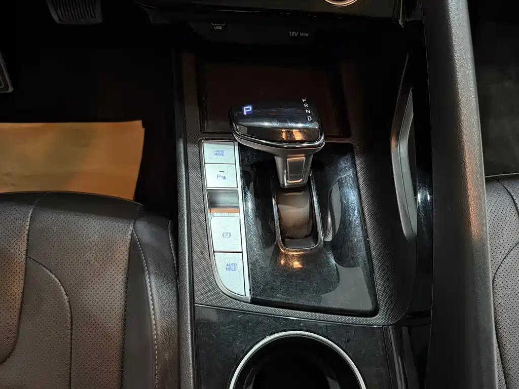 Hyundai Elantra — миниатюра 15