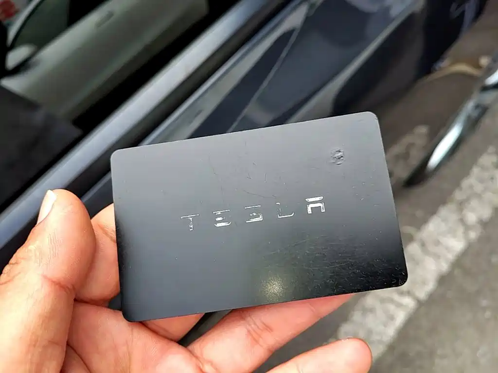 Tesla Model 3 — миниатюра 9