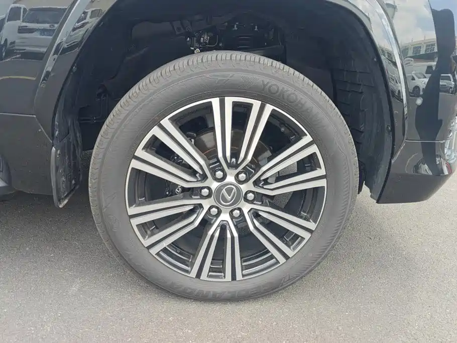 Lexus LX — миниатюра 6