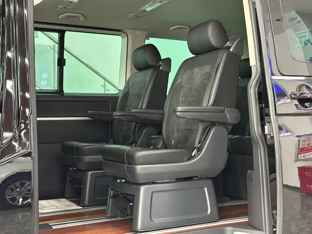 Volkswagen Multivan 2.0TSI 4WD Premium Edition 7 seats, фото 8