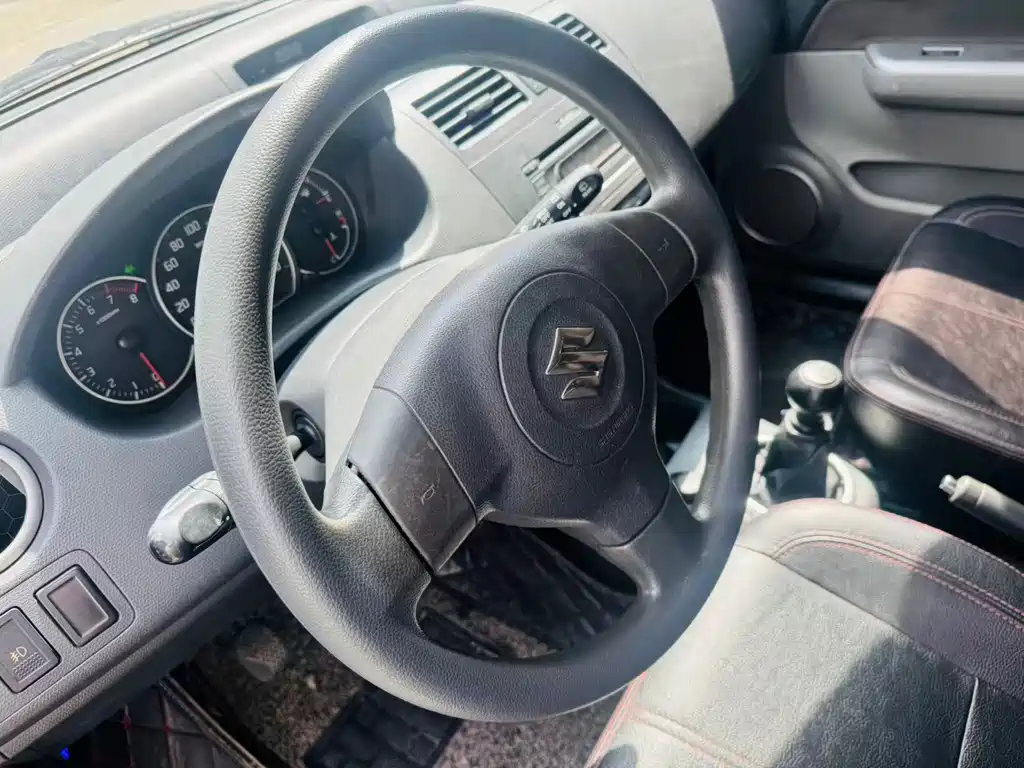 Suzuki Swift — миниатюра 7