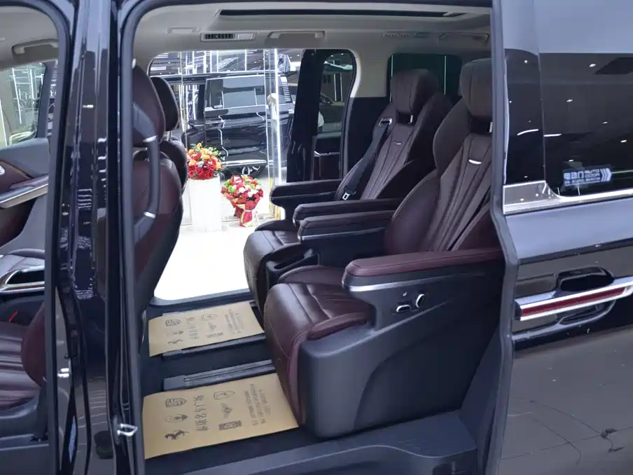 Hongqi Hongqi HQ9 — миниатюра 5