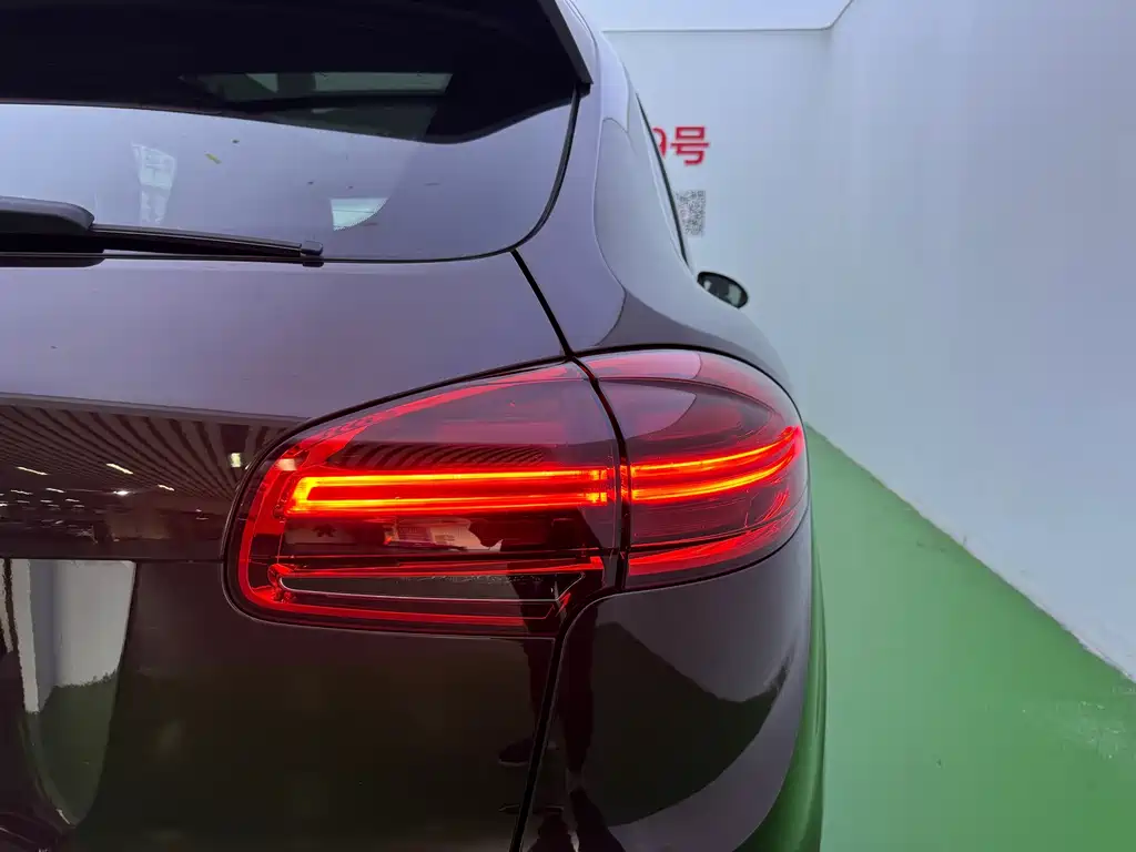 Porsche Cayenne — миниатюра 35