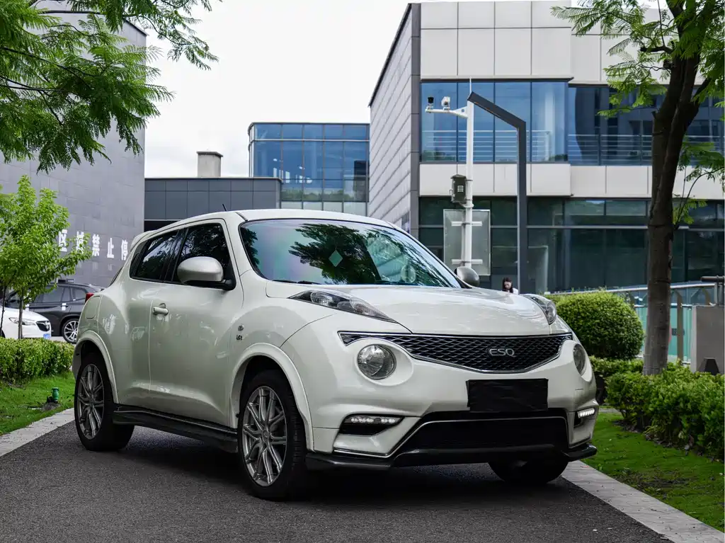 Infiniti ESQ — миниатюра 3